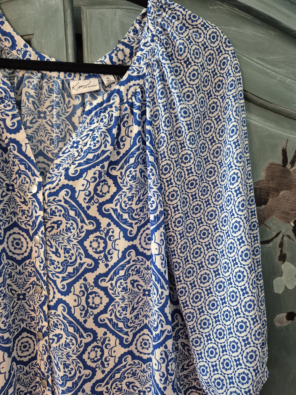 Kim Rogers Blue and White Printed Peasant Blouse - Picture 5 of 5
